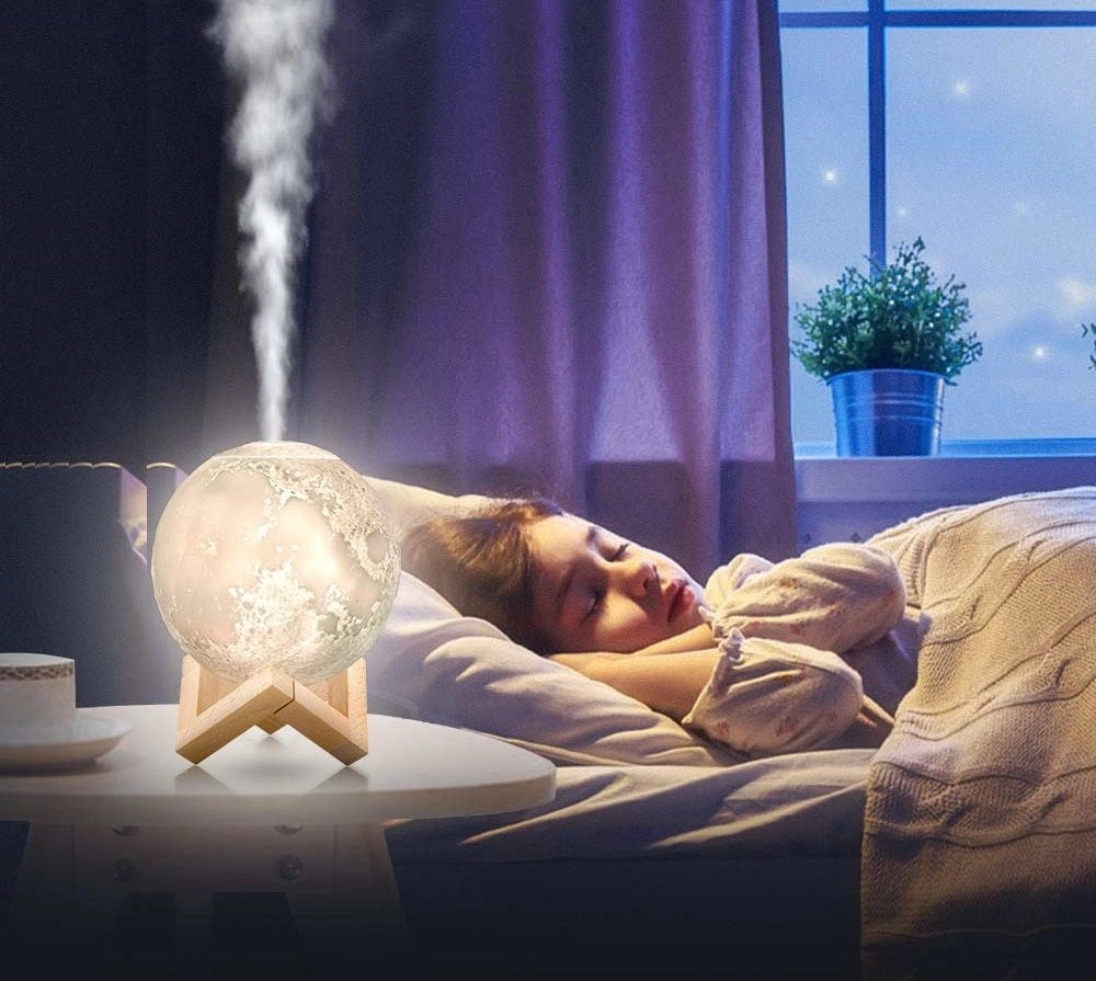 Lampa de veghe cu umidificator si aromaterapie, cadou ulei esential