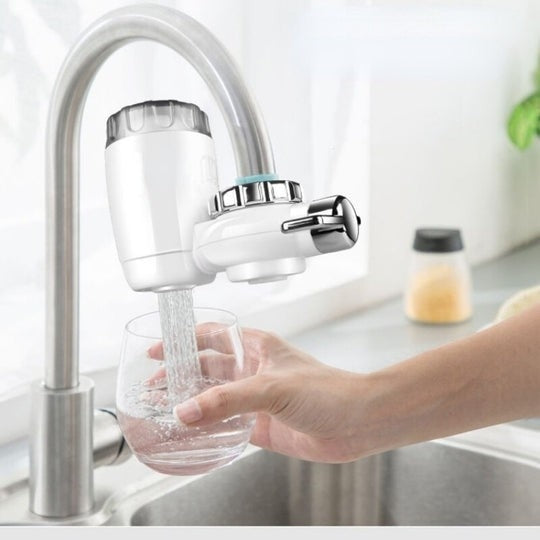 Robinet cu filtru pentru purificarea apei 